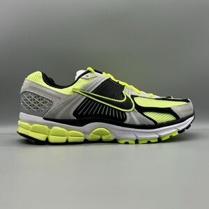 Nike Zoom Vomero 5 White Metallic Volt Black Size 9 Men's Retro FB9149-701 NEW